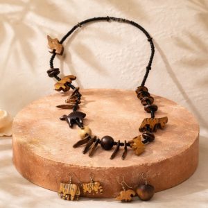 Hand Carved Wood Safari Animal Jewelry Set – Necklace, Earrings, & Ring