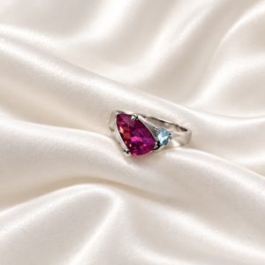 Sterling Silver 925 Pear-Cut Magenta Solitaire Ring
